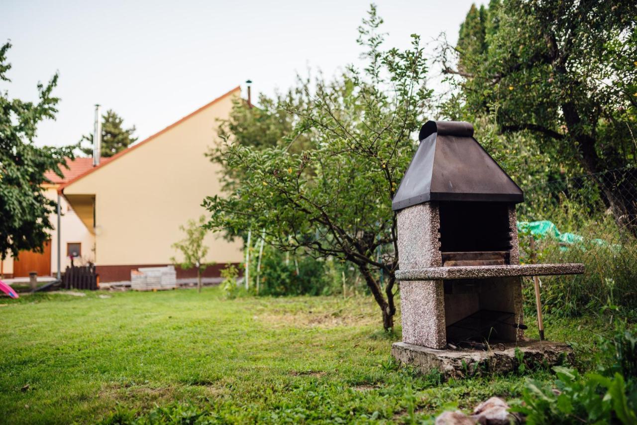 Apartman Pod Borovici Kovalovice Buitenkant foto